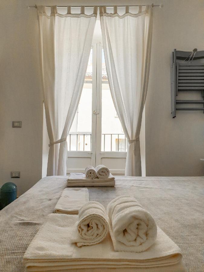 Dafni E Naide Bed & Breakfast Cefalu Bagian luar foto