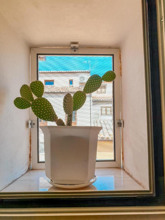 Dafni E Naide Bed & Breakfast Cefalu Bagian luar foto