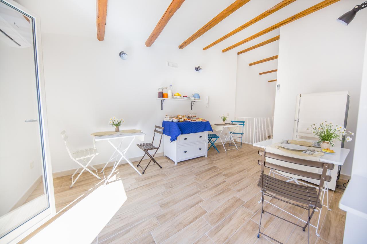 Dafni E Naide Bed & Breakfast Cefalu Bagian luar foto