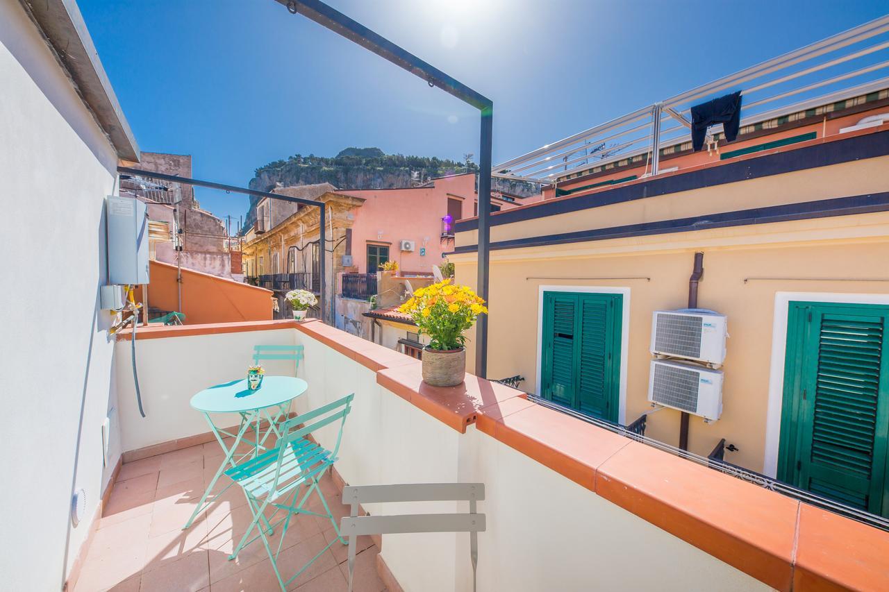 Dafni E Naide Bed & Breakfast Cefalu Bagian luar foto