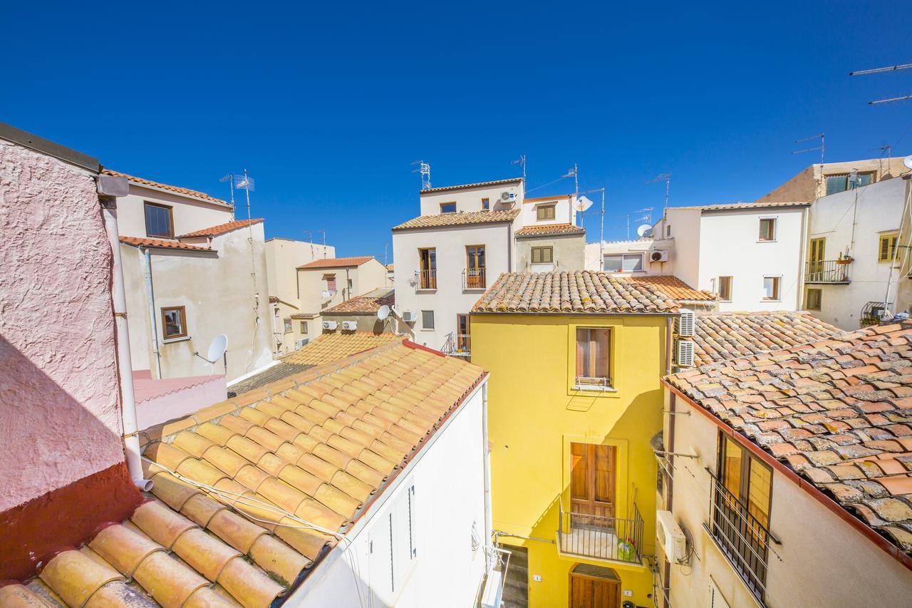 Dafni E Naide Bed & Breakfast Cefalu Bagian luar foto