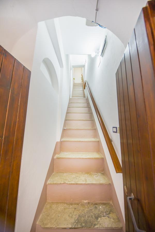 Dafni E Naide Bed & Breakfast Cefalu Bagian luar foto