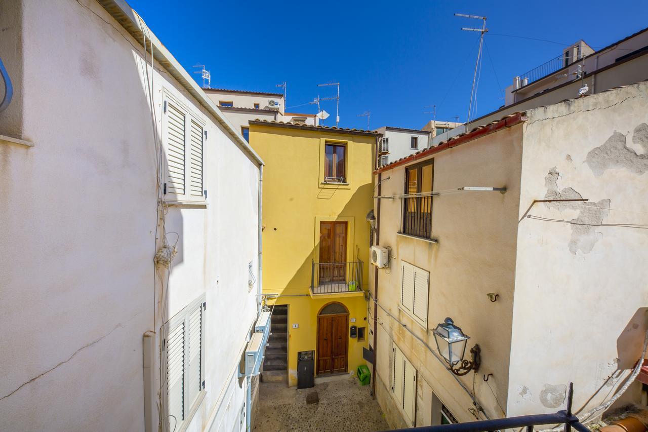 Dafni E Naide Bed & Breakfast Cefalu Bagian luar foto