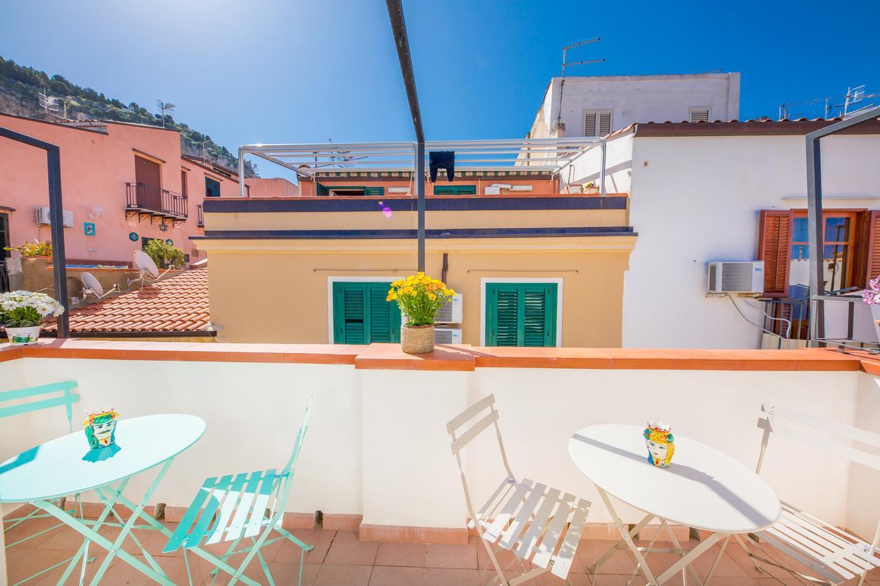 Dafni E Naide Bed & Breakfast Cefalu Bagian luar foto