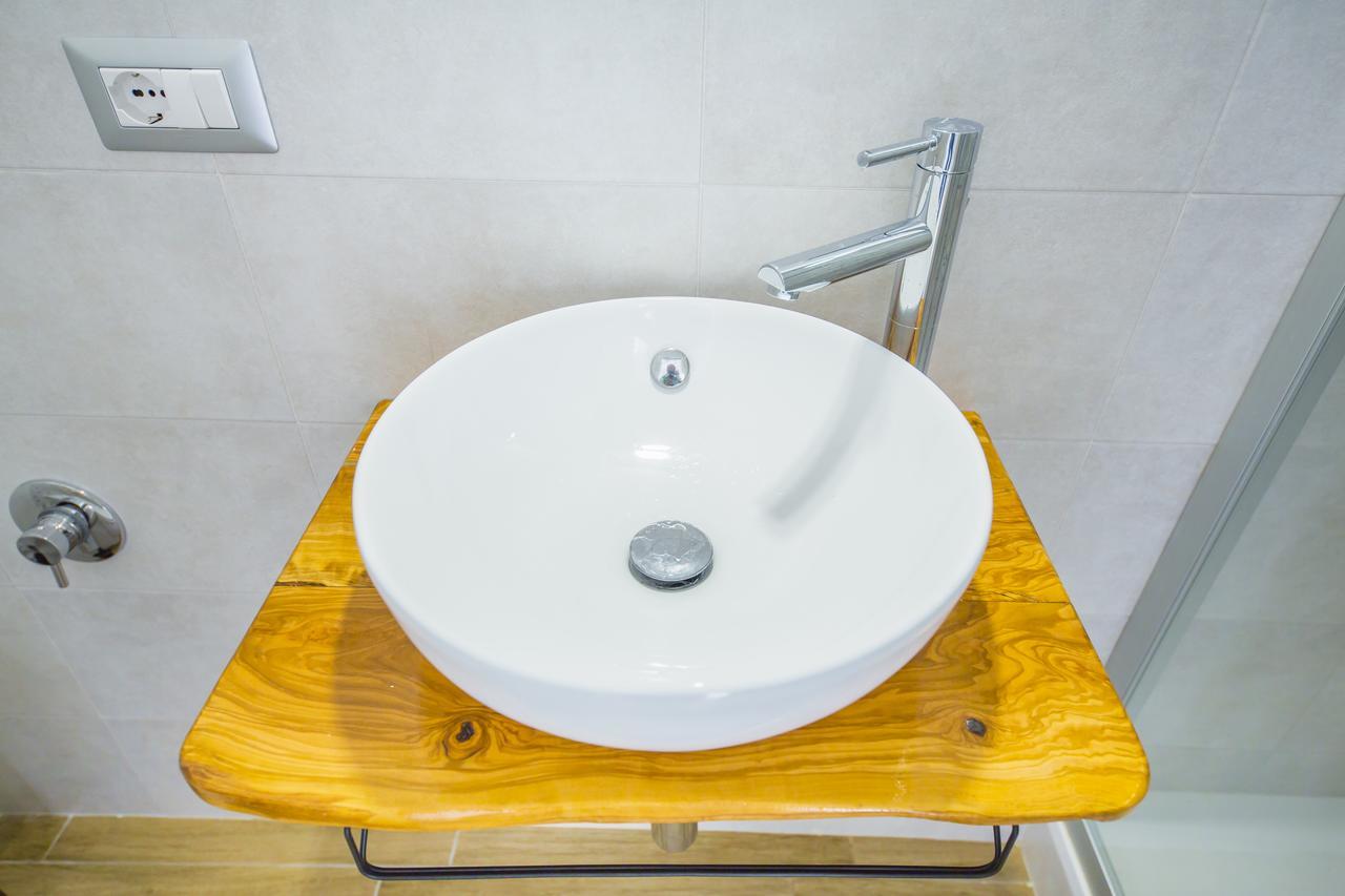 Dafni E Naide Bed & Breakfast Cefalu Bagian luar foto