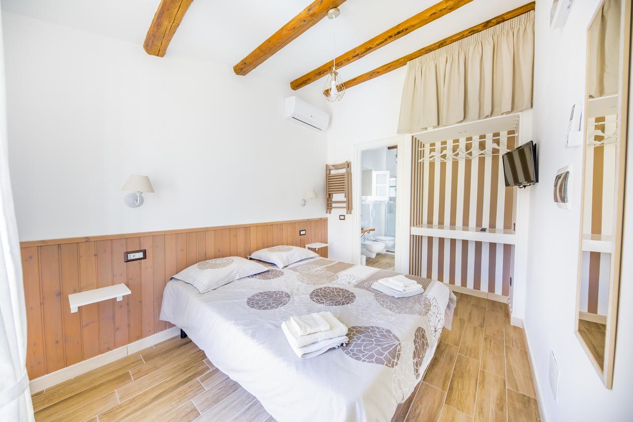 Dafni E Naide Bed & Breakfast Cefalu Bagian luar foto