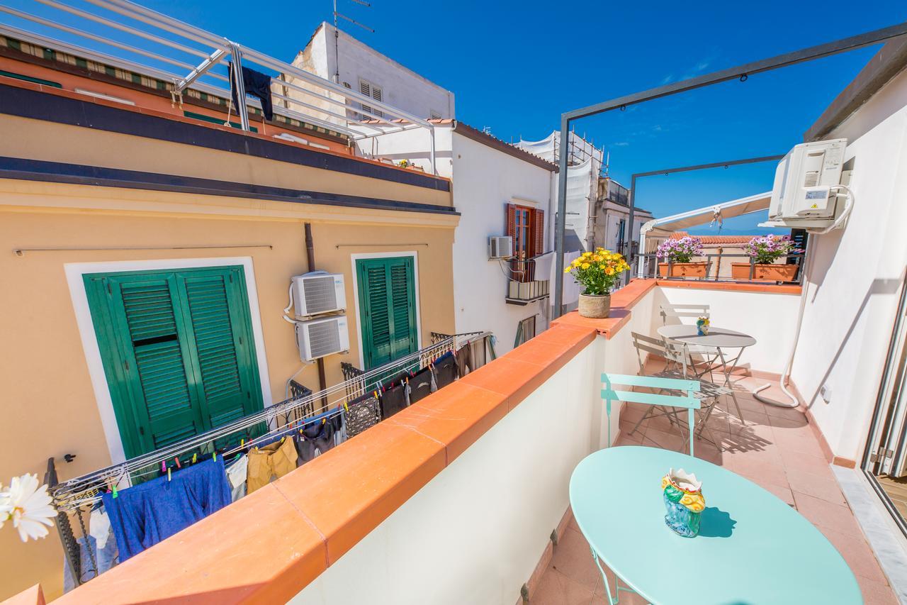 Dafni E Naide Bed & Breakfast Cefalu Bagian luar foto