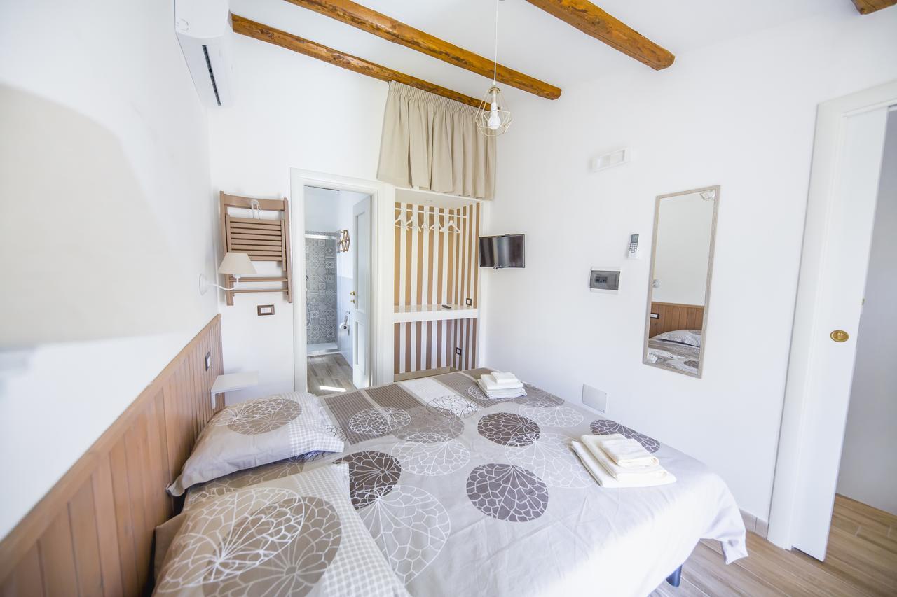 Dafni E Naide Bed & Breakfast Cefalu Bagian luar foto