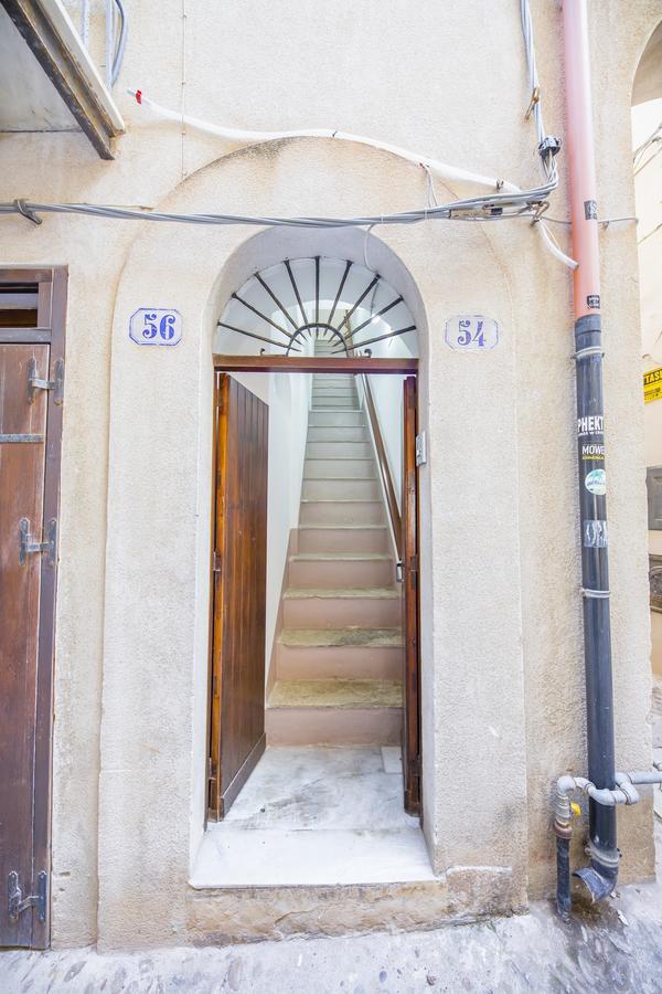 Dafni E Naide Bed & Breakfast Cefalu Bagian luar foto